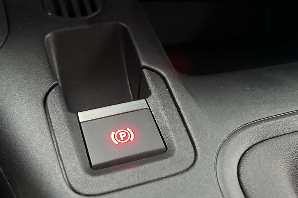 Vehicle Image 25