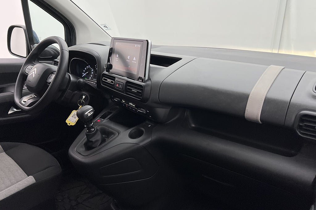 Vehicle Image 28