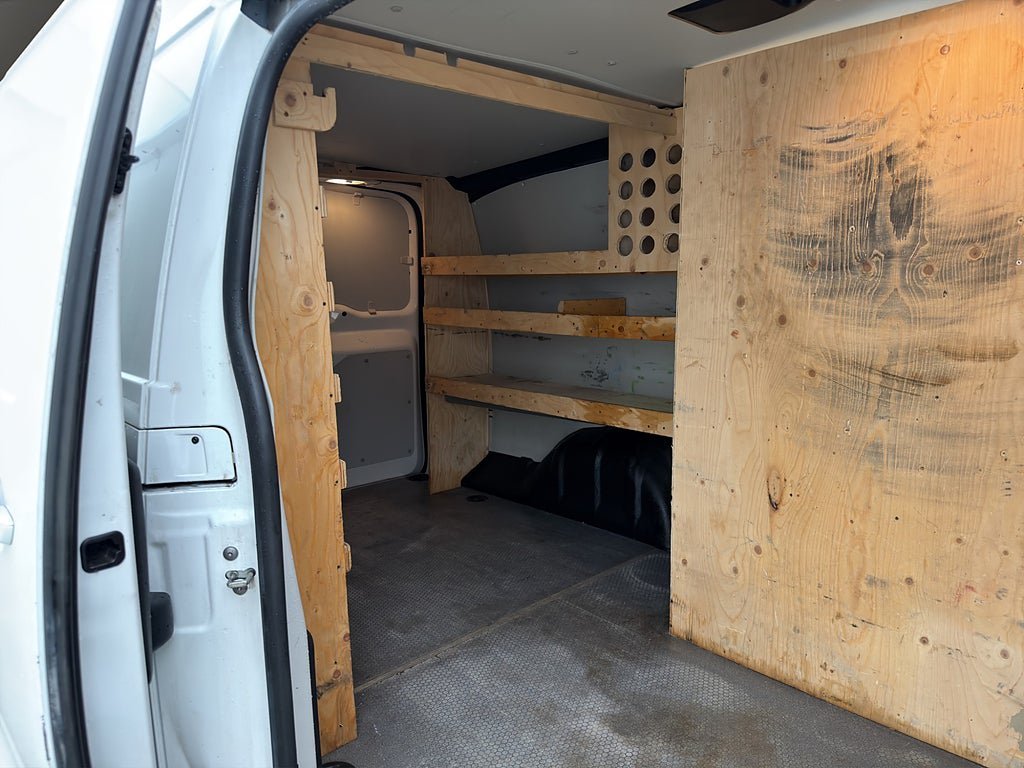 Vehicle Image 16