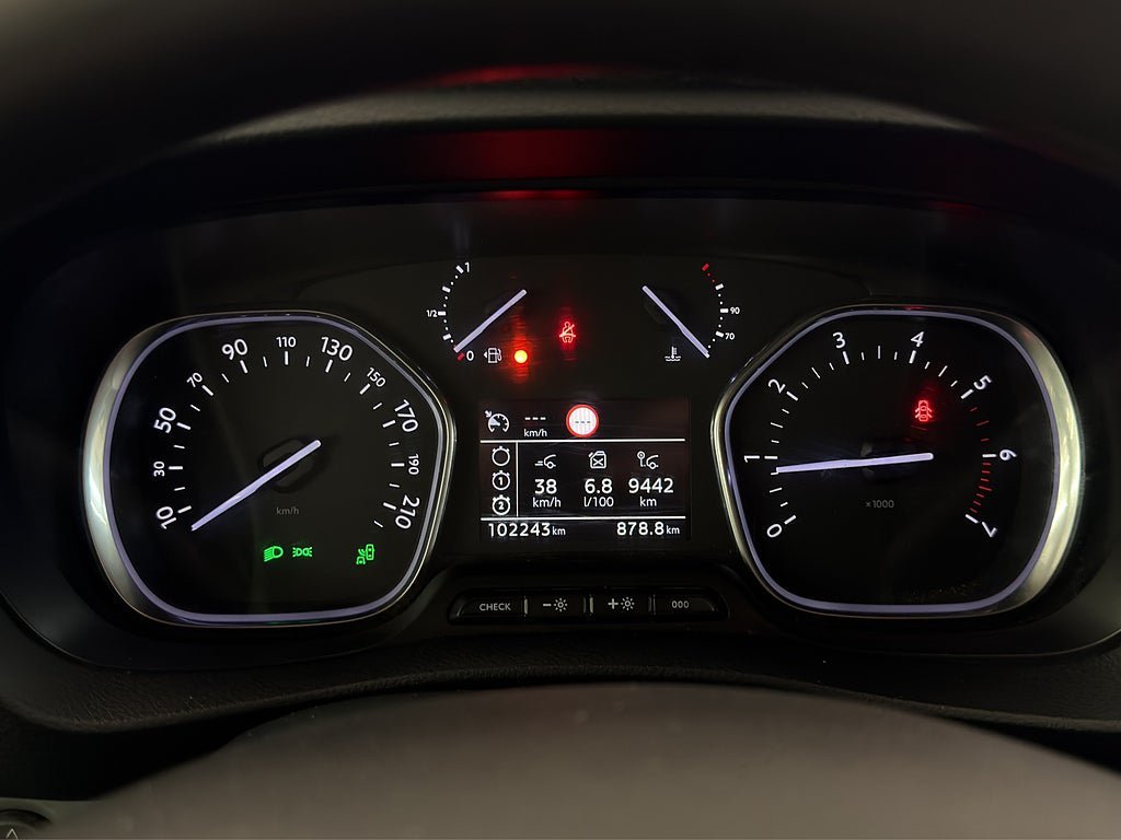 Vehicle Image 22