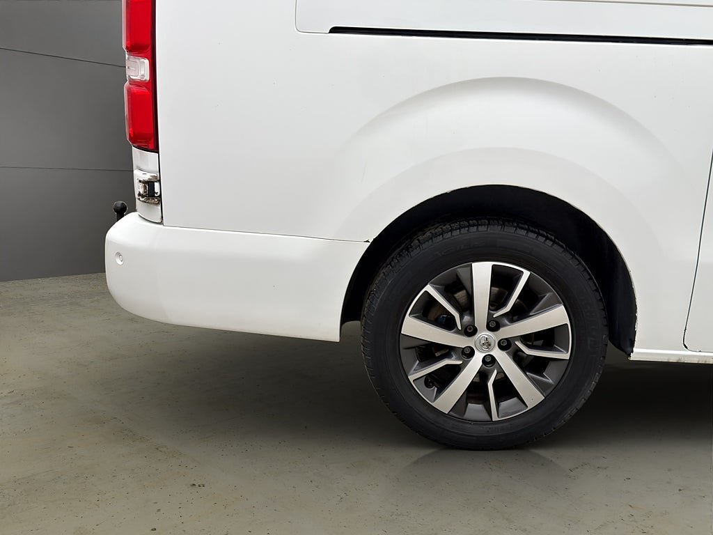 Vehicle Image 33