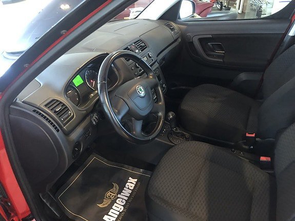 Vehicle Image 7