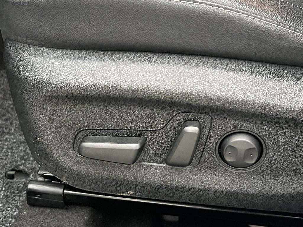 Vehicle Image 28