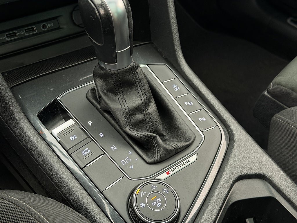 Vehicle Image 24