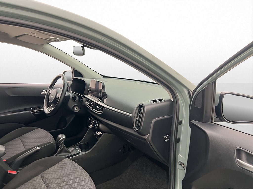 Vehicle Image 23