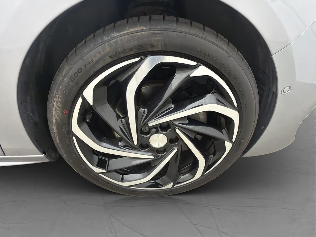 Vehicle Image 35