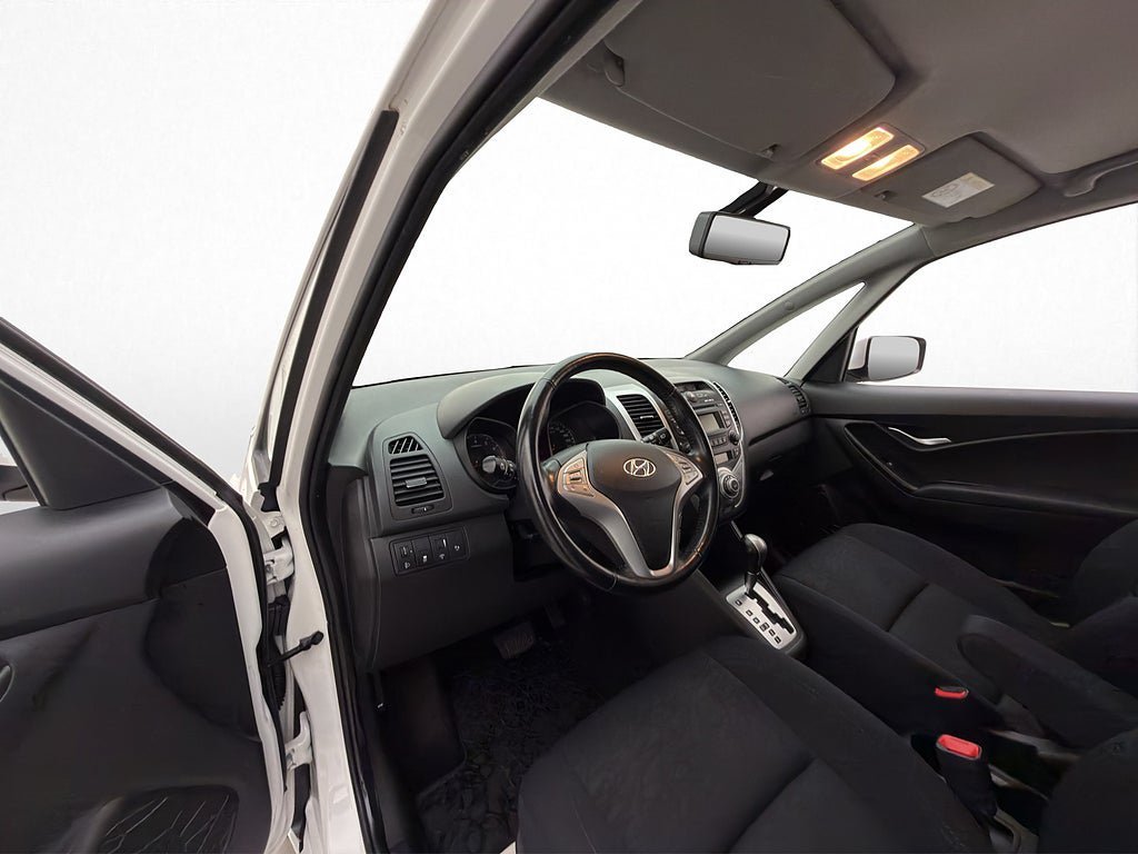 Vehicle Image 11