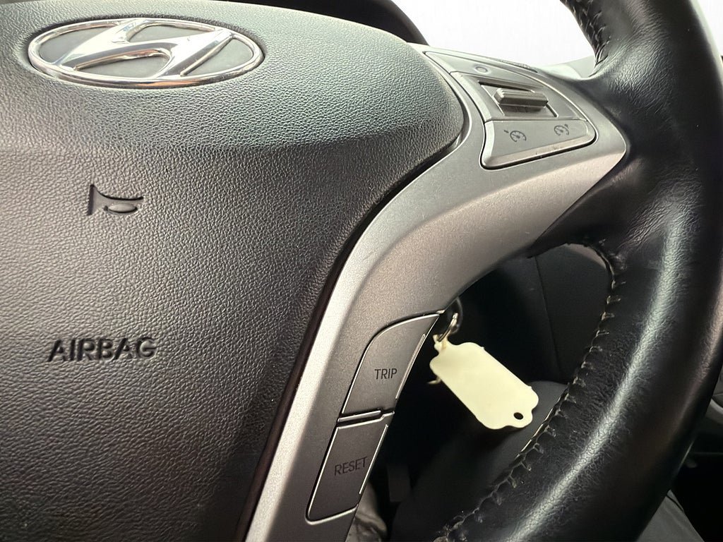 Vehicle Image 19