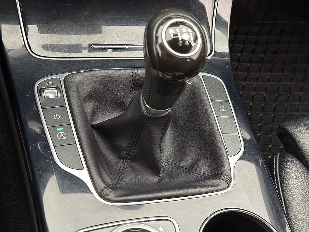Vehicle Image 24