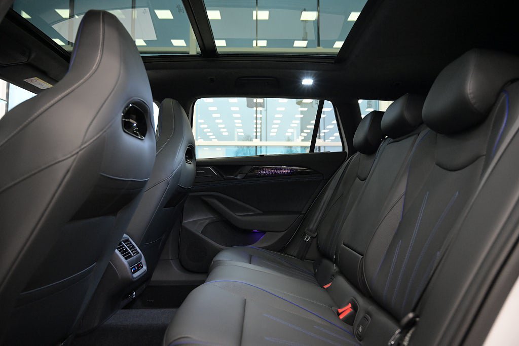 Vehicle Image 30