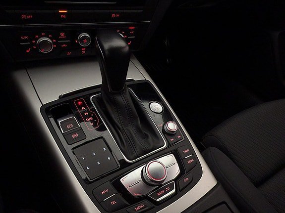 Vehicle Image 26