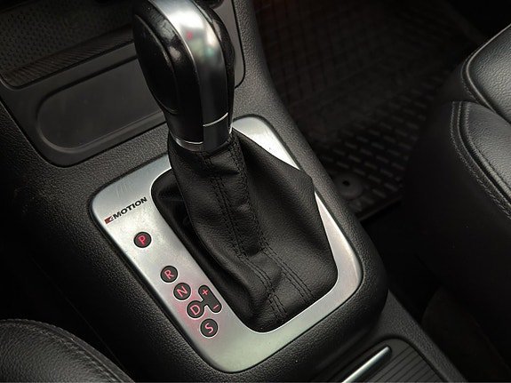 Vehicle Image 24