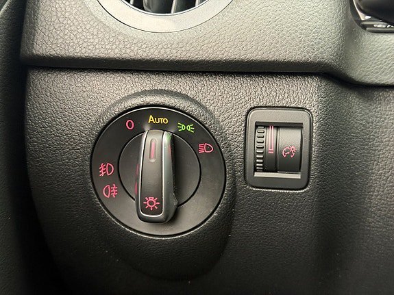 Vehicle Image 27