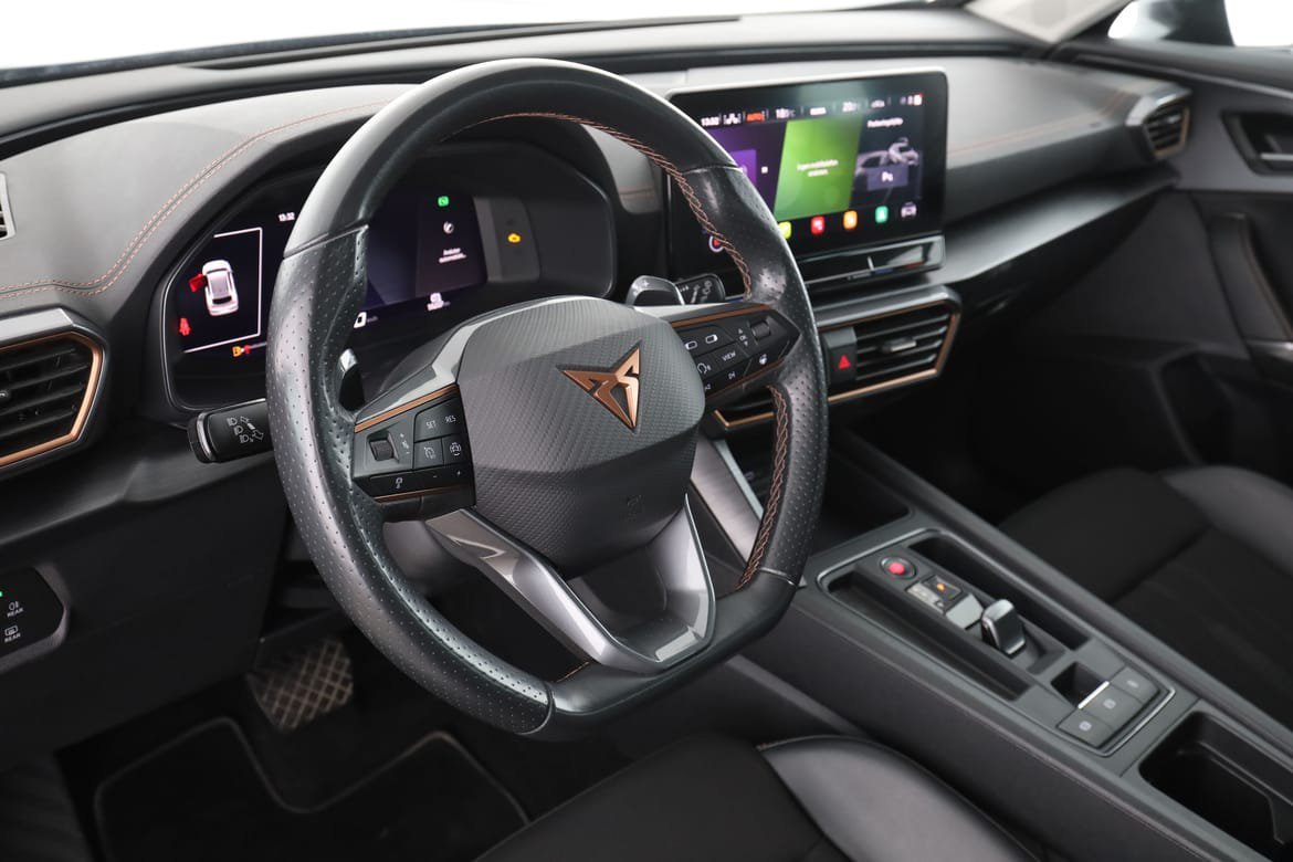 Vehicle Image 12