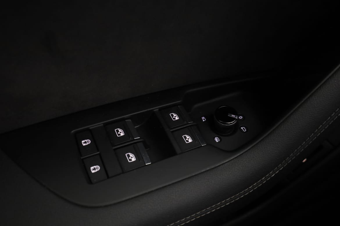 Vehicle Image 38
