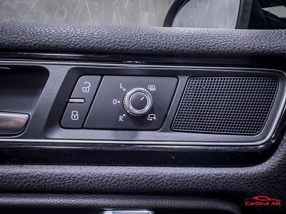 Vehicle Image 28