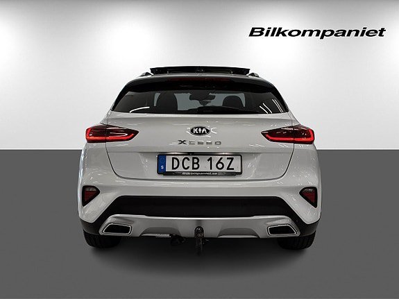 Vehicle Image 6