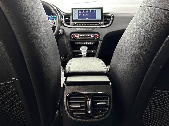 Vehicle Image 24