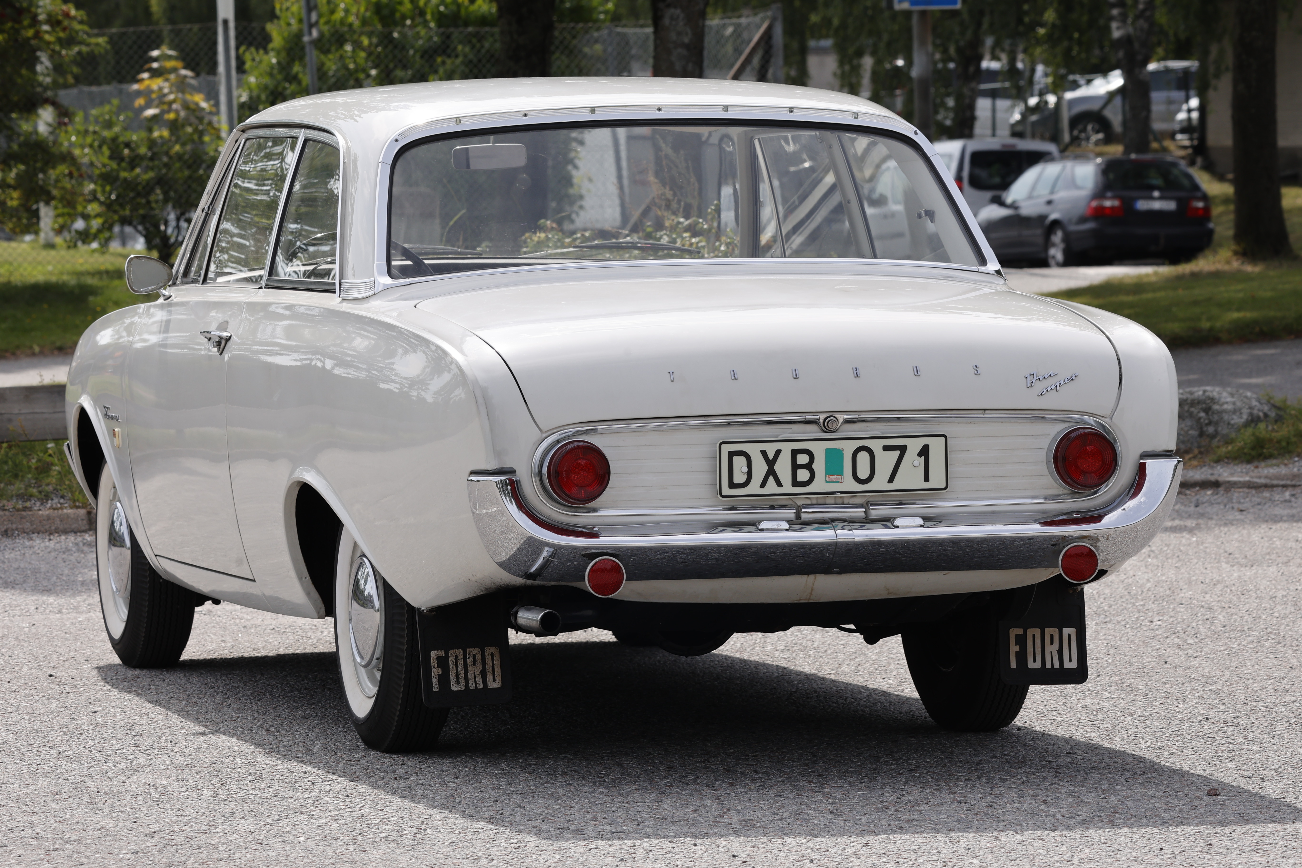 Vehicle Image 23