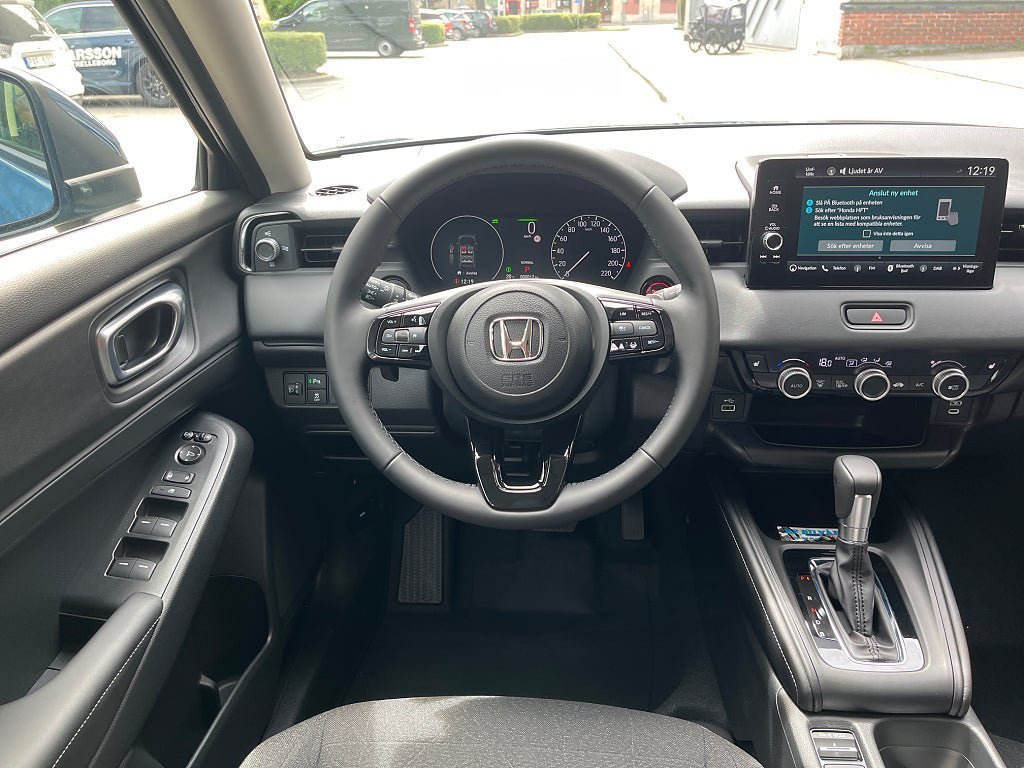 Vehicle Image 11