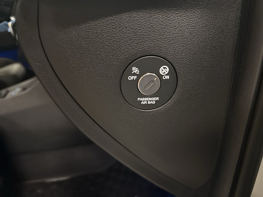 Vehicle Image 23