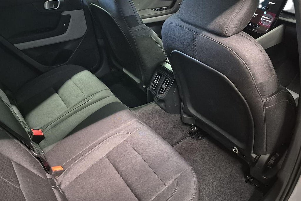 Vehicle Image 17