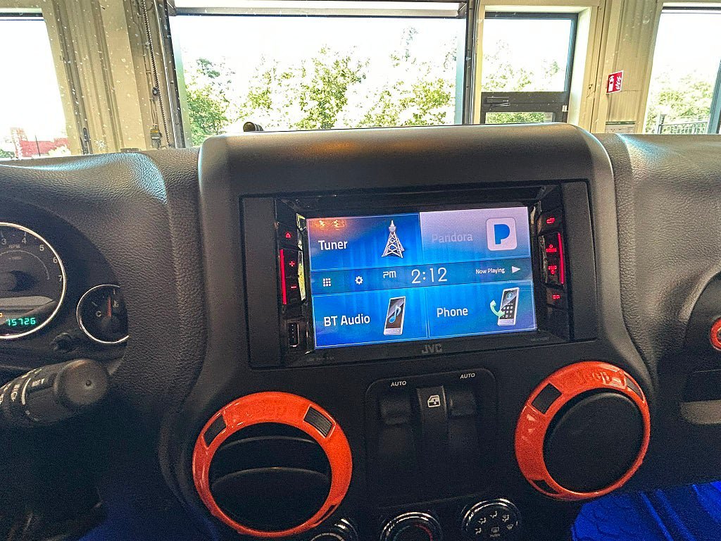 Vehicle Image 16