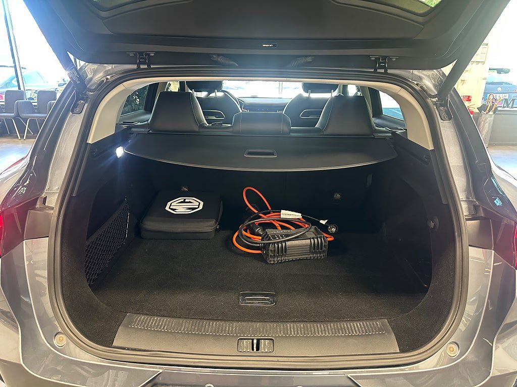 Vehicle Image 32