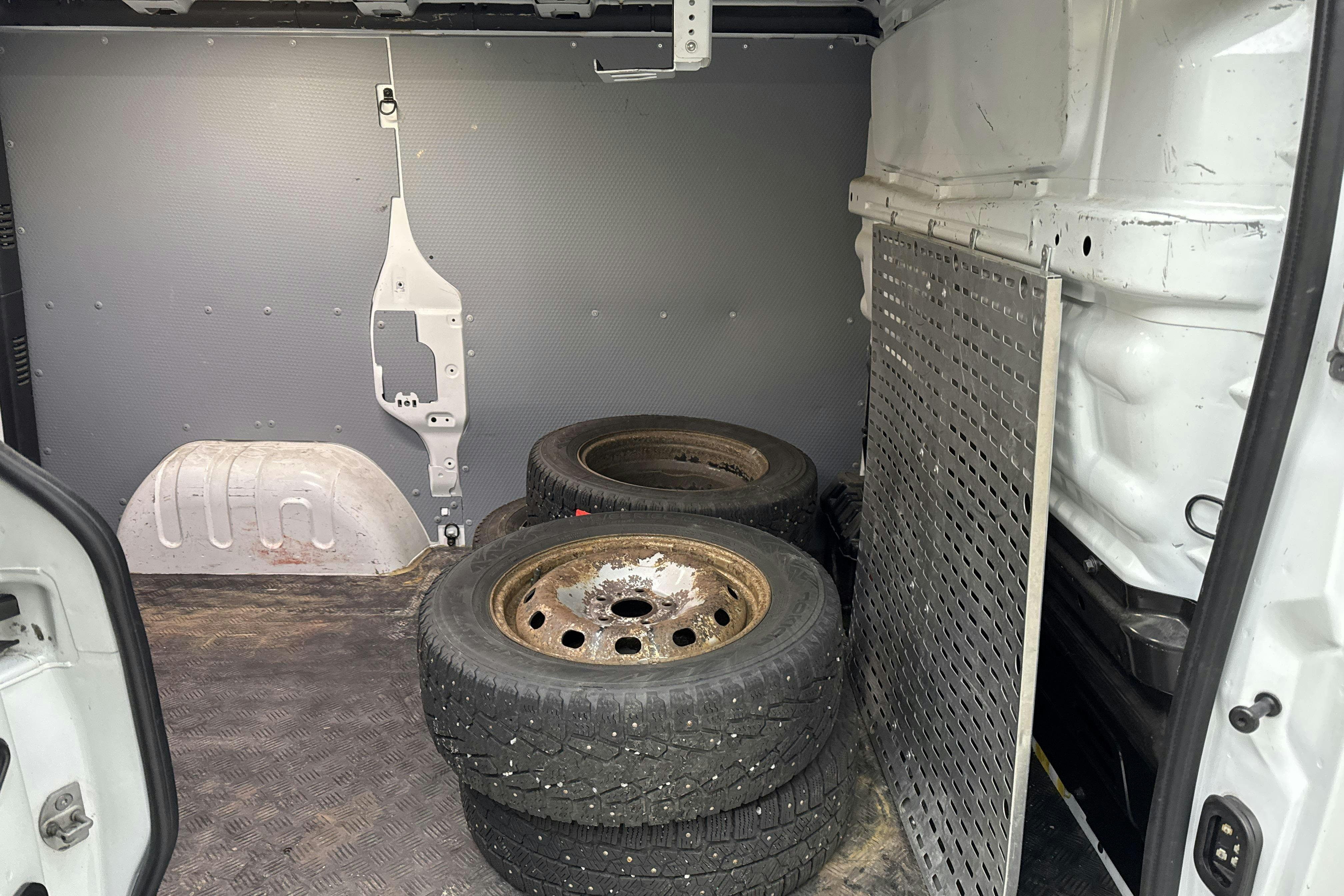 Vehicle Image 7