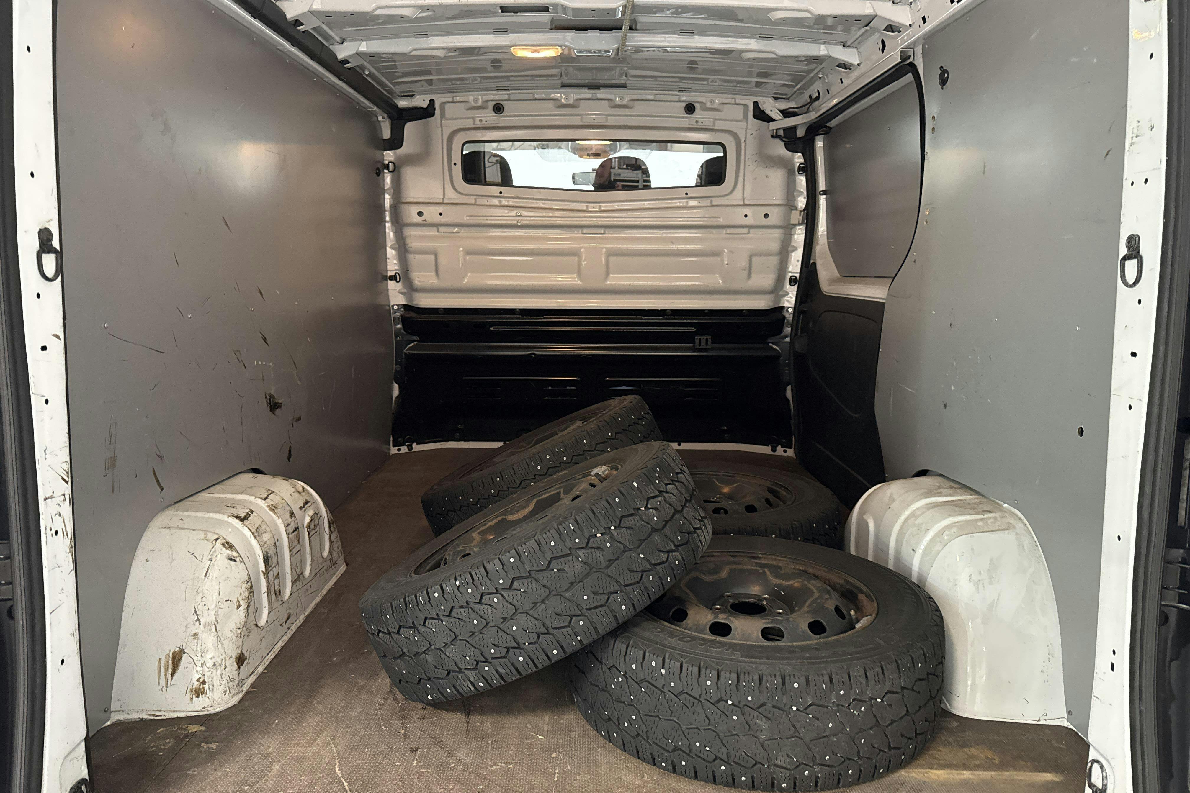 Vehicle Image 8