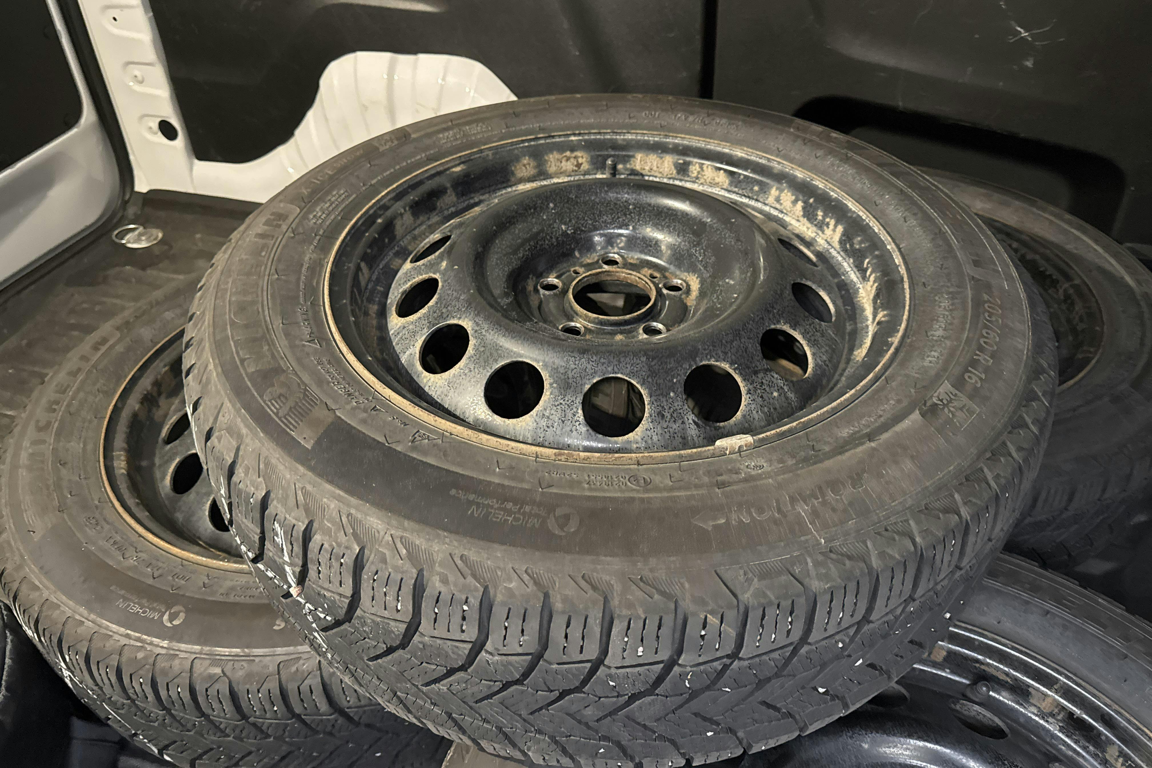 Vehicle Image 10