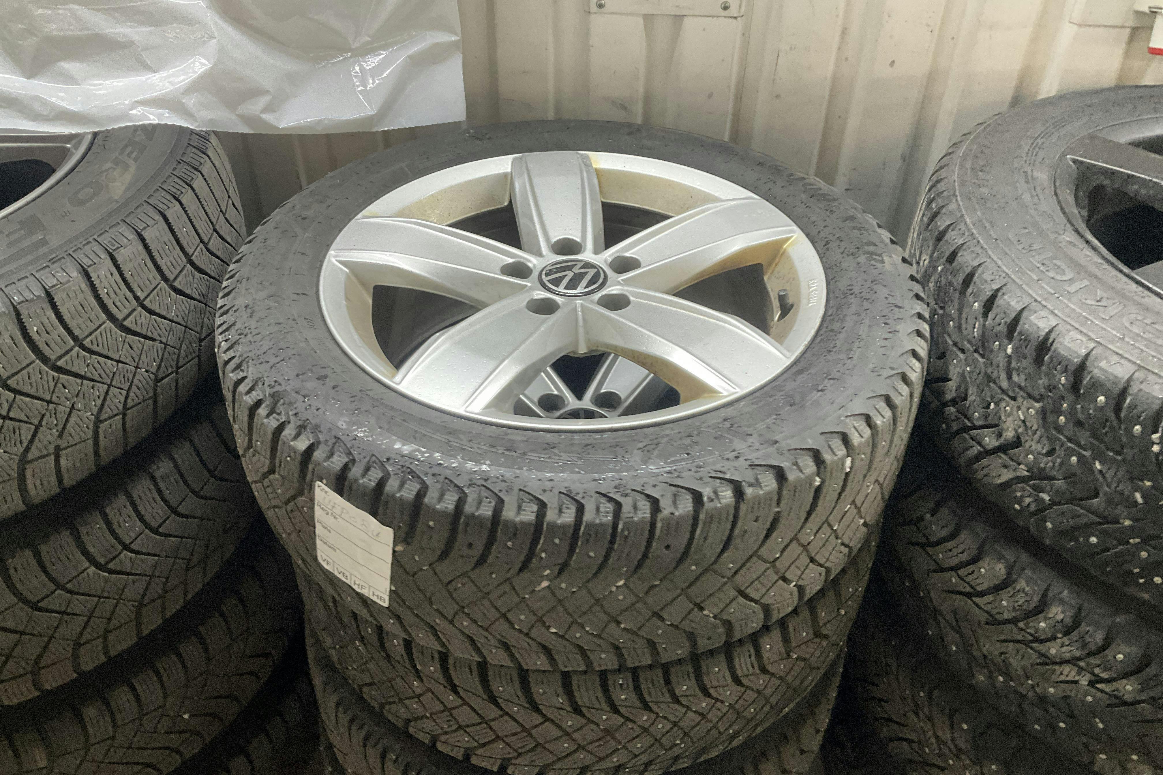 Vehicle Image 13
