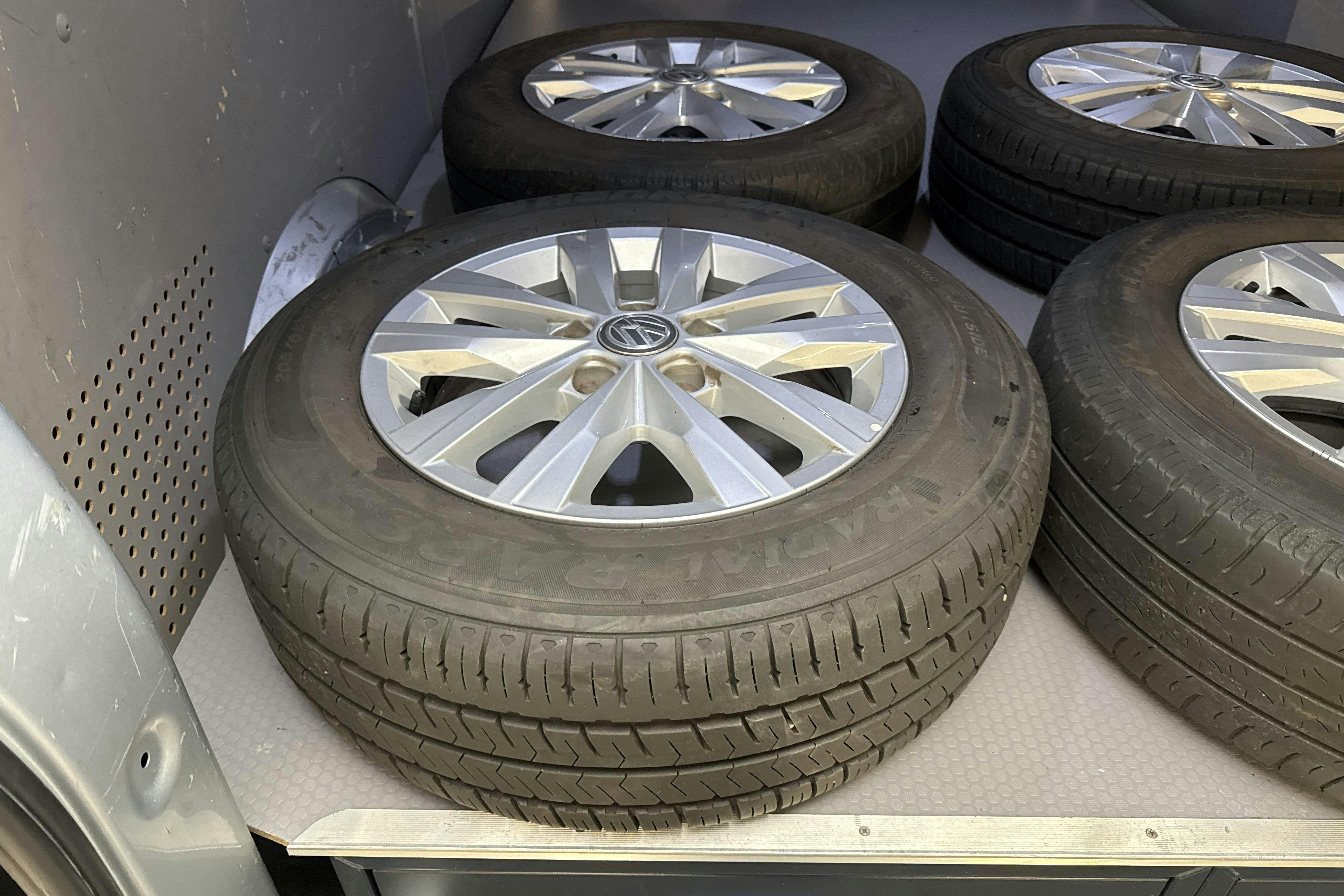 Vehicle Image 11