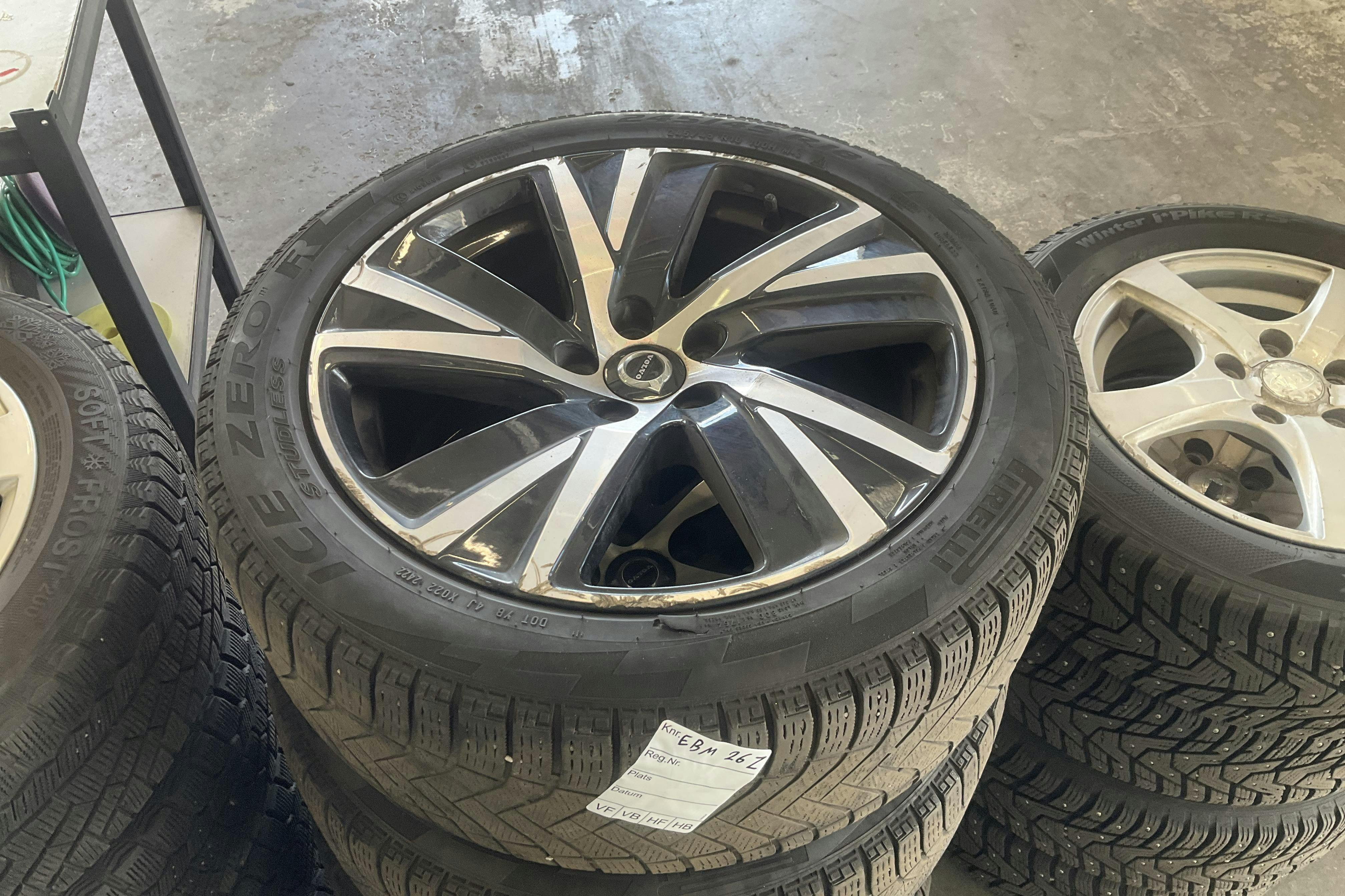 Vehicle Image 14