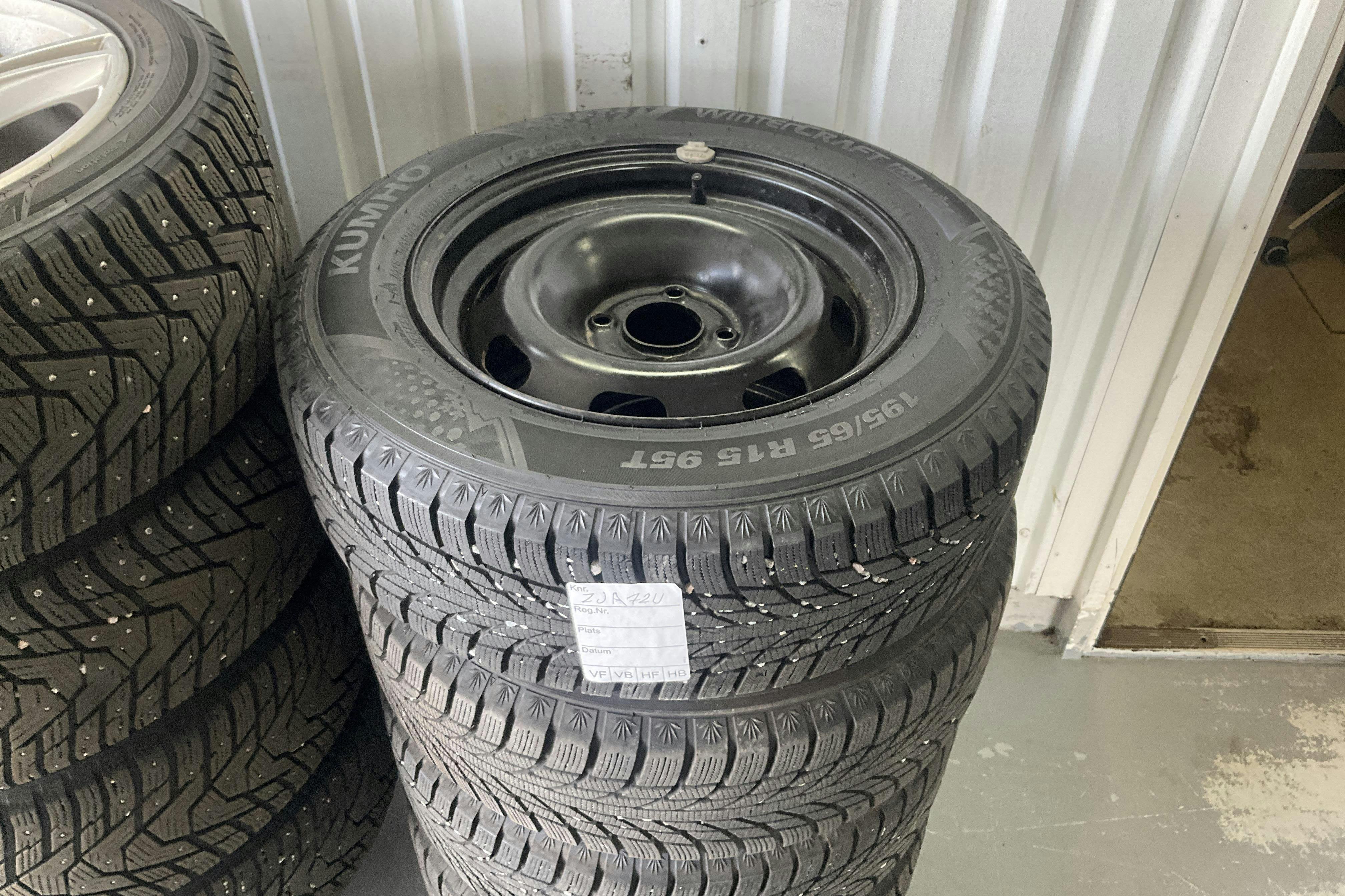 Vehicle Image 11