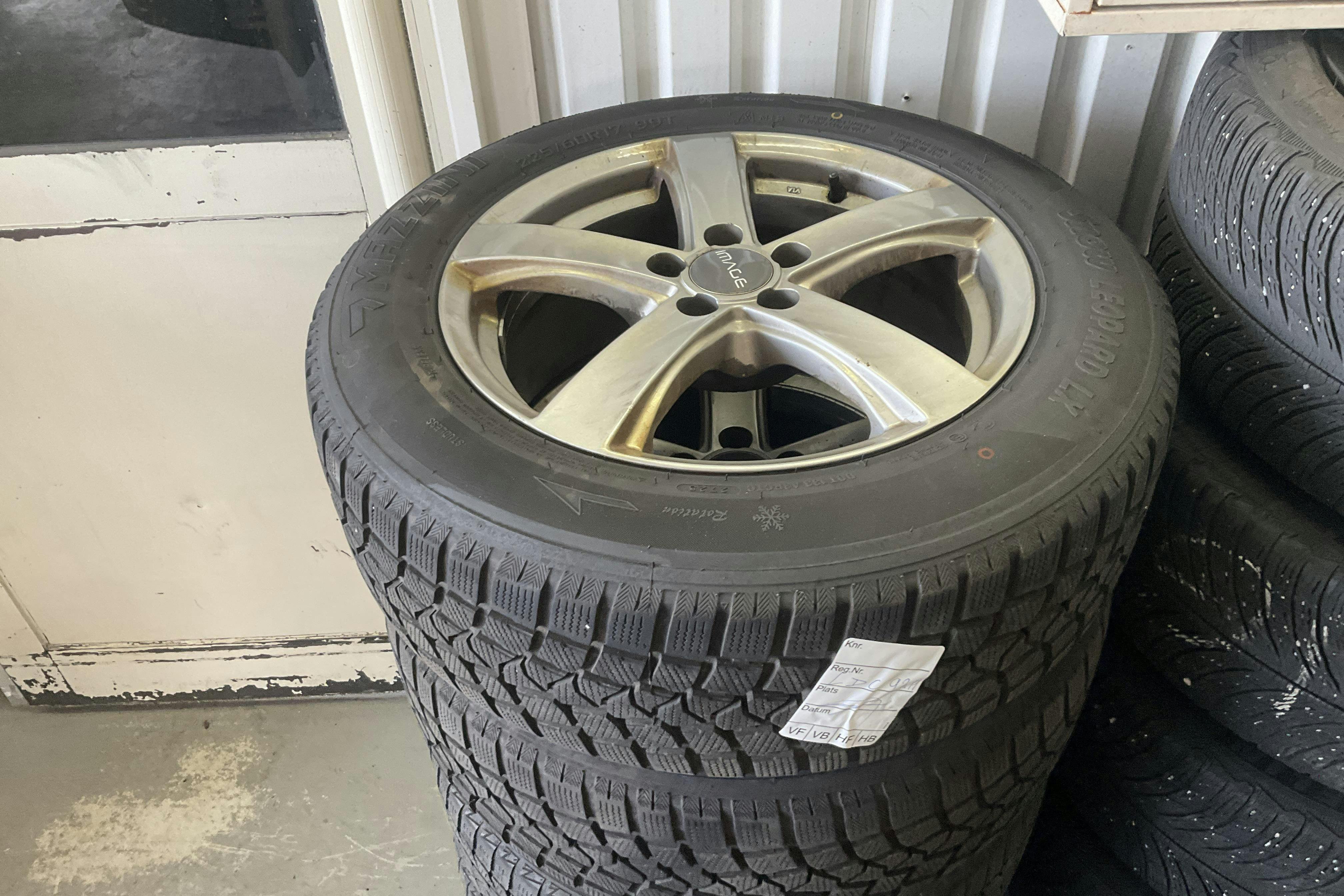 Vehicle Image 13