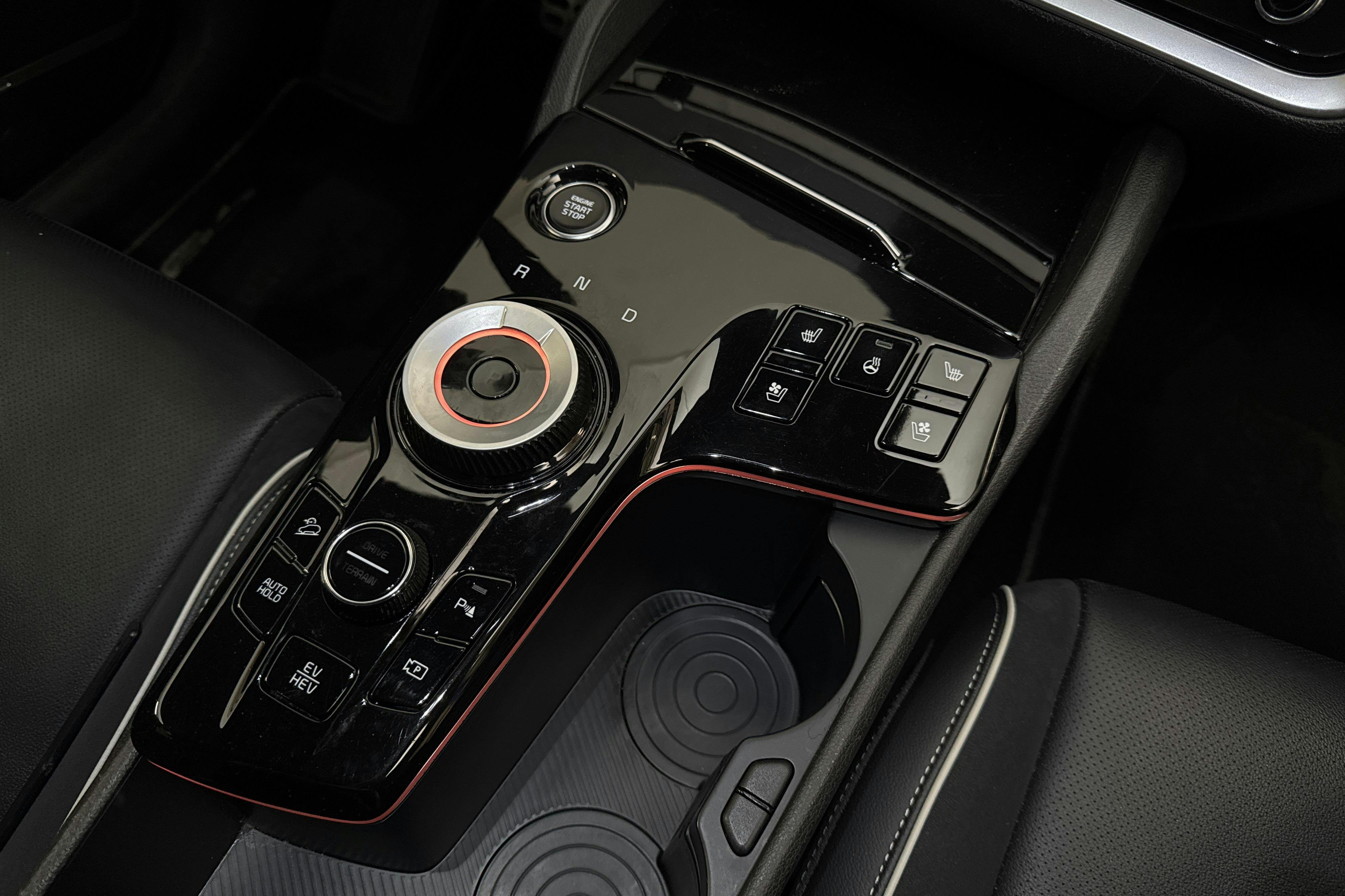 Vehicle Image 14