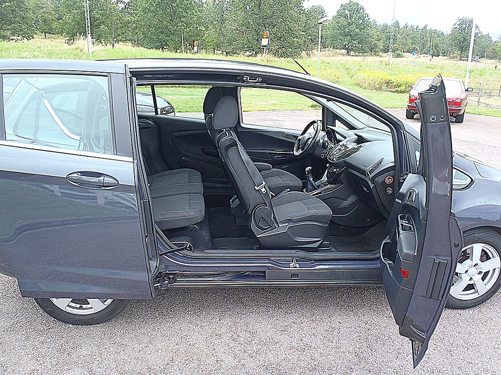 Vehicle Image 11