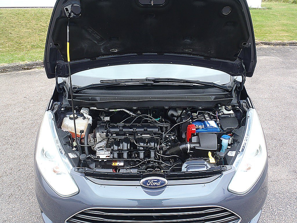 Vehicle Image 12