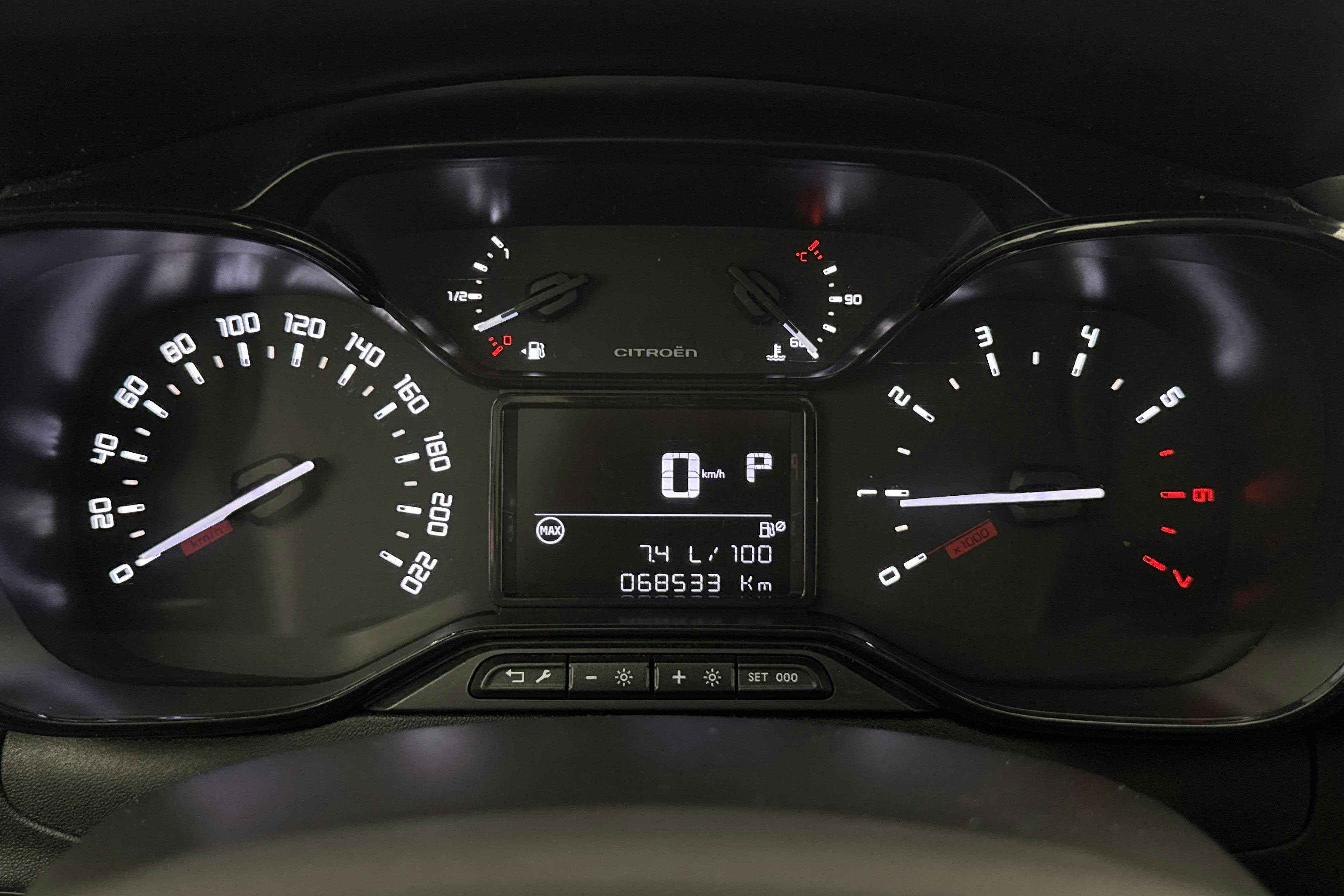 Vehicle Image 10