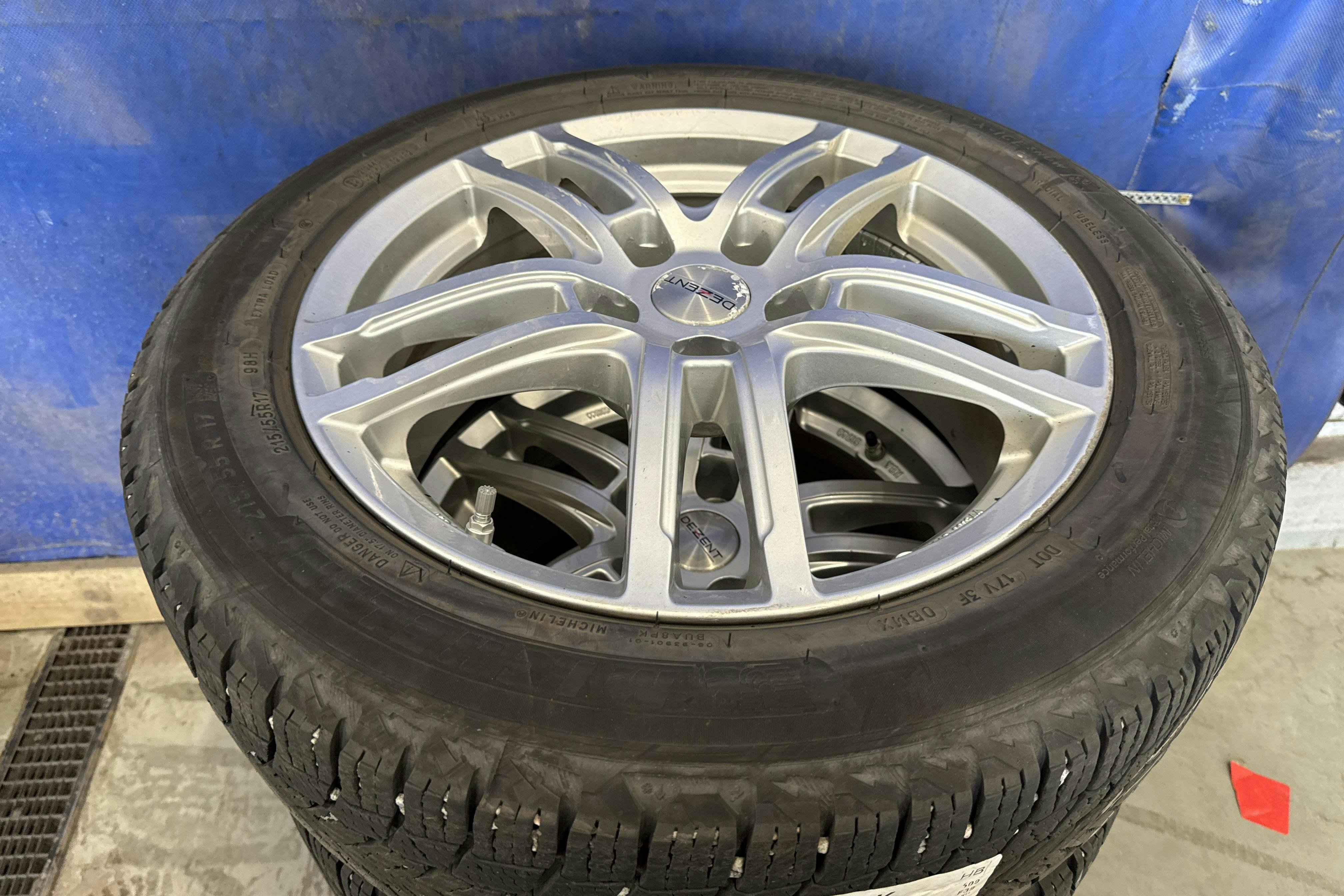 Vehicle Image 11