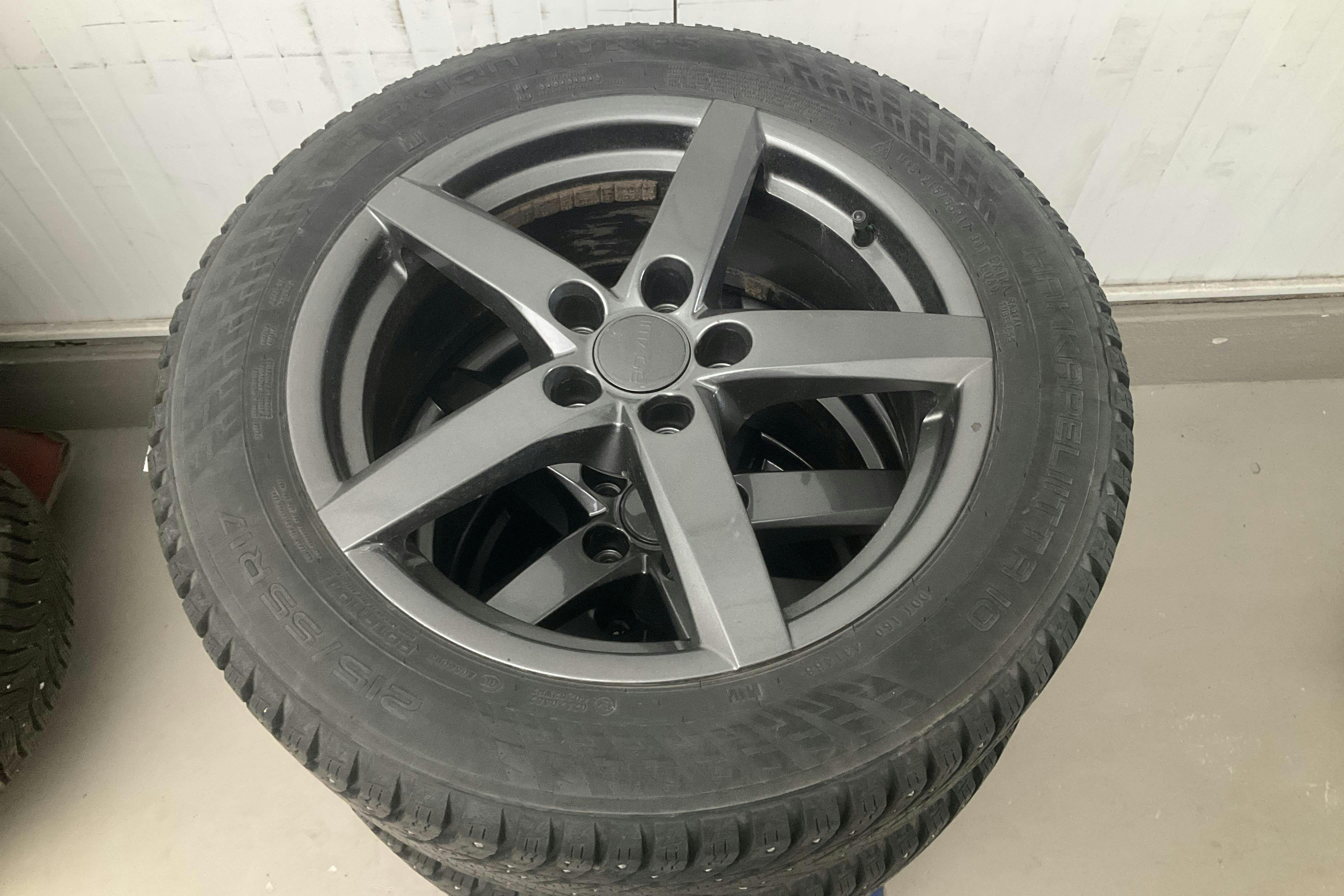 Vehicle Image 11