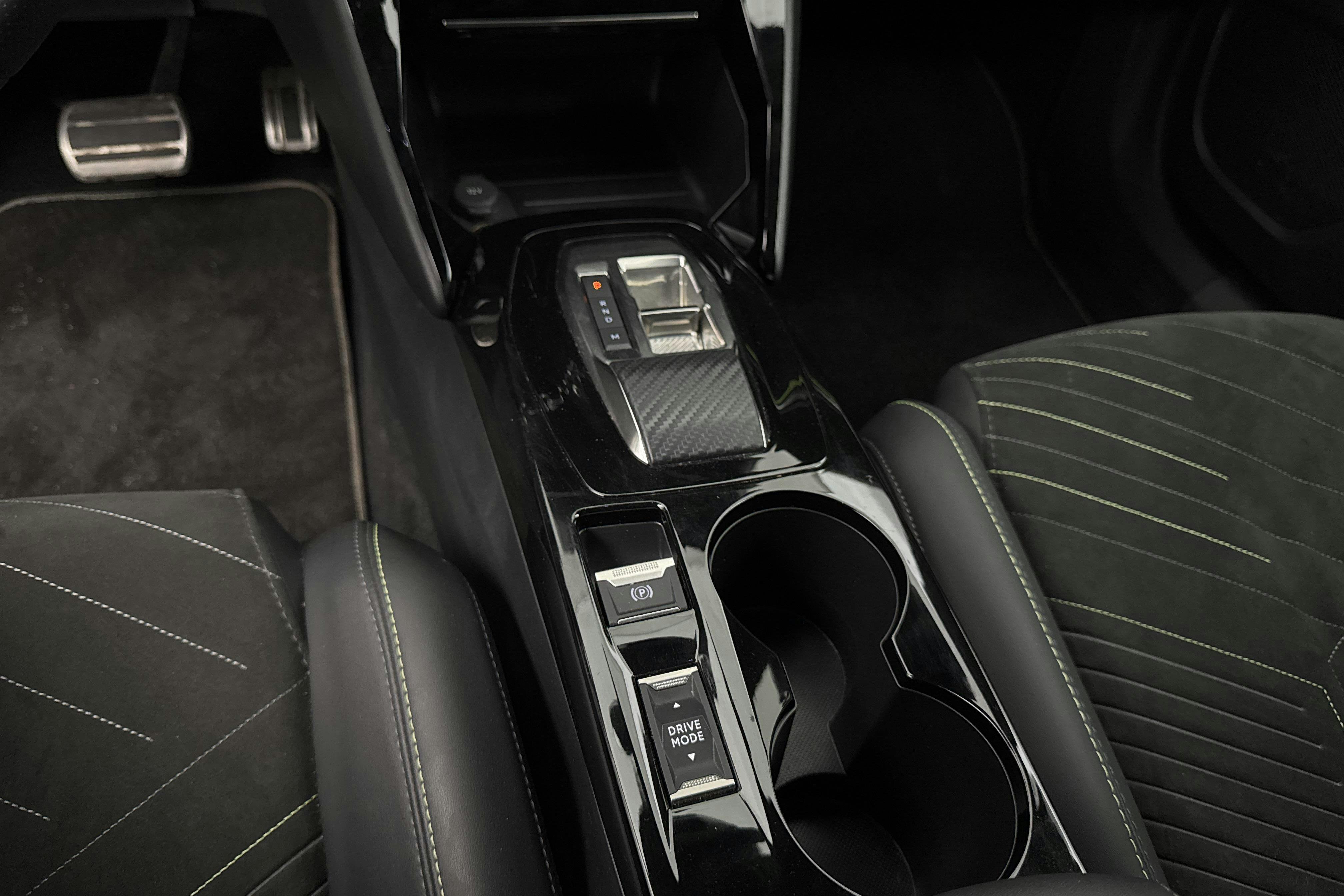 Vehicle Image 15