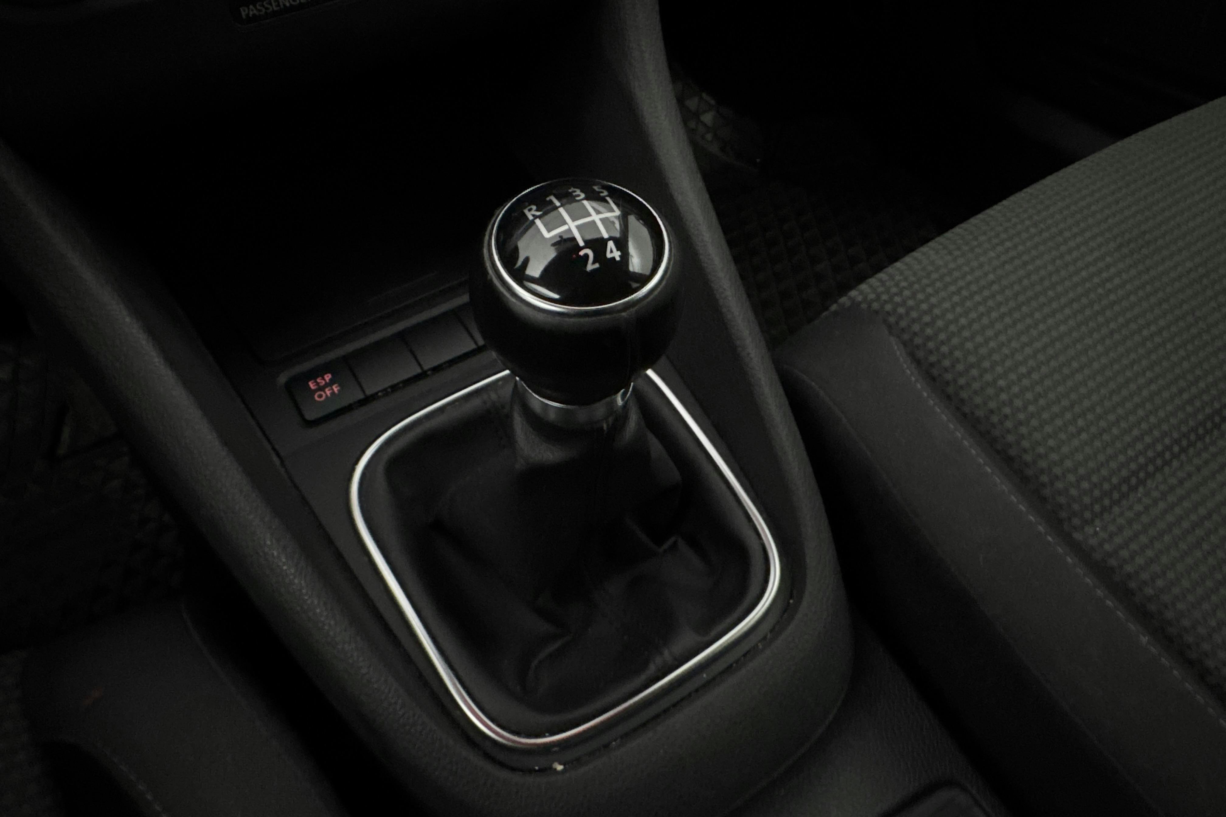 Vehicle Image 12