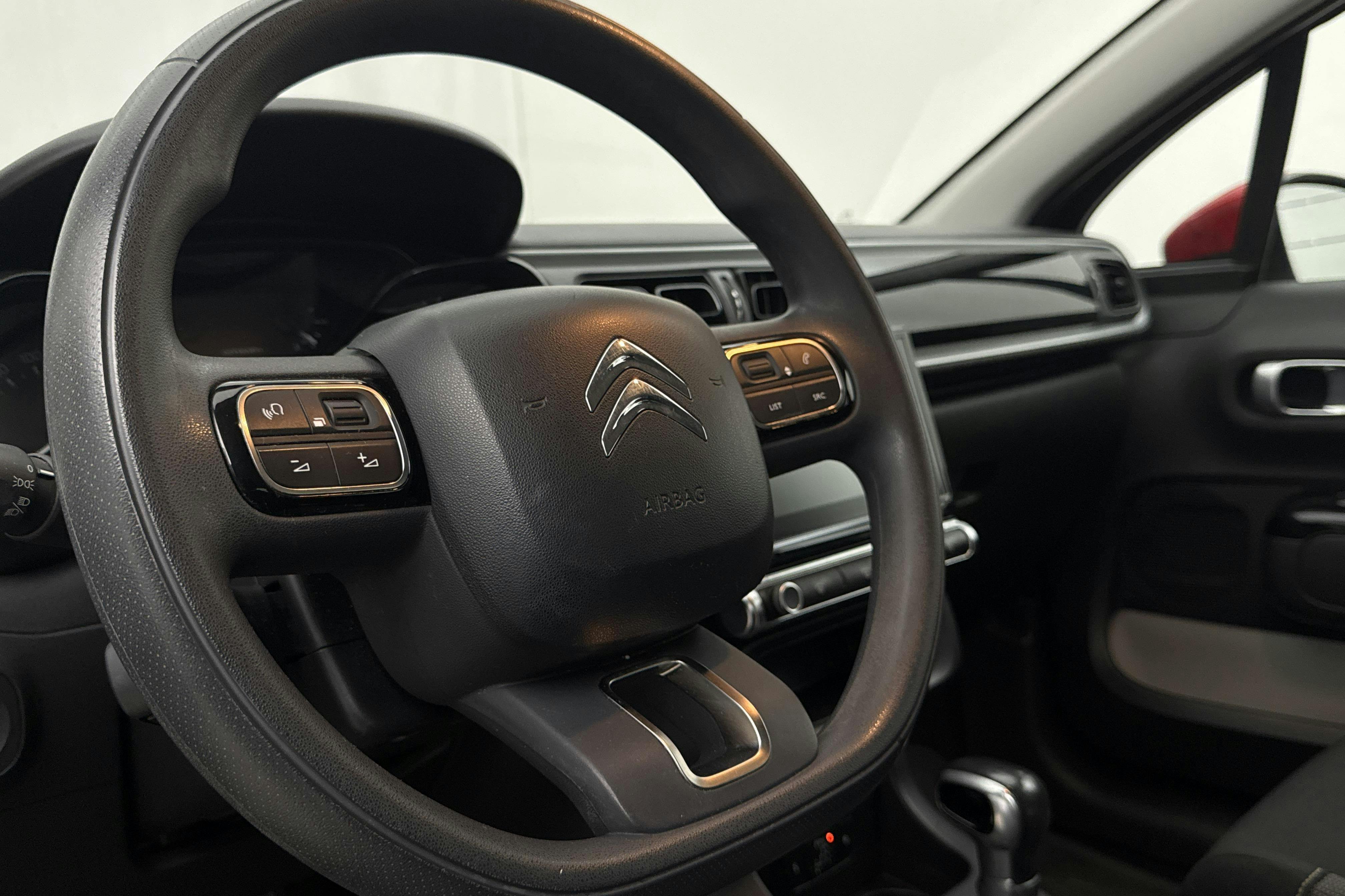 Vehicle Image 13