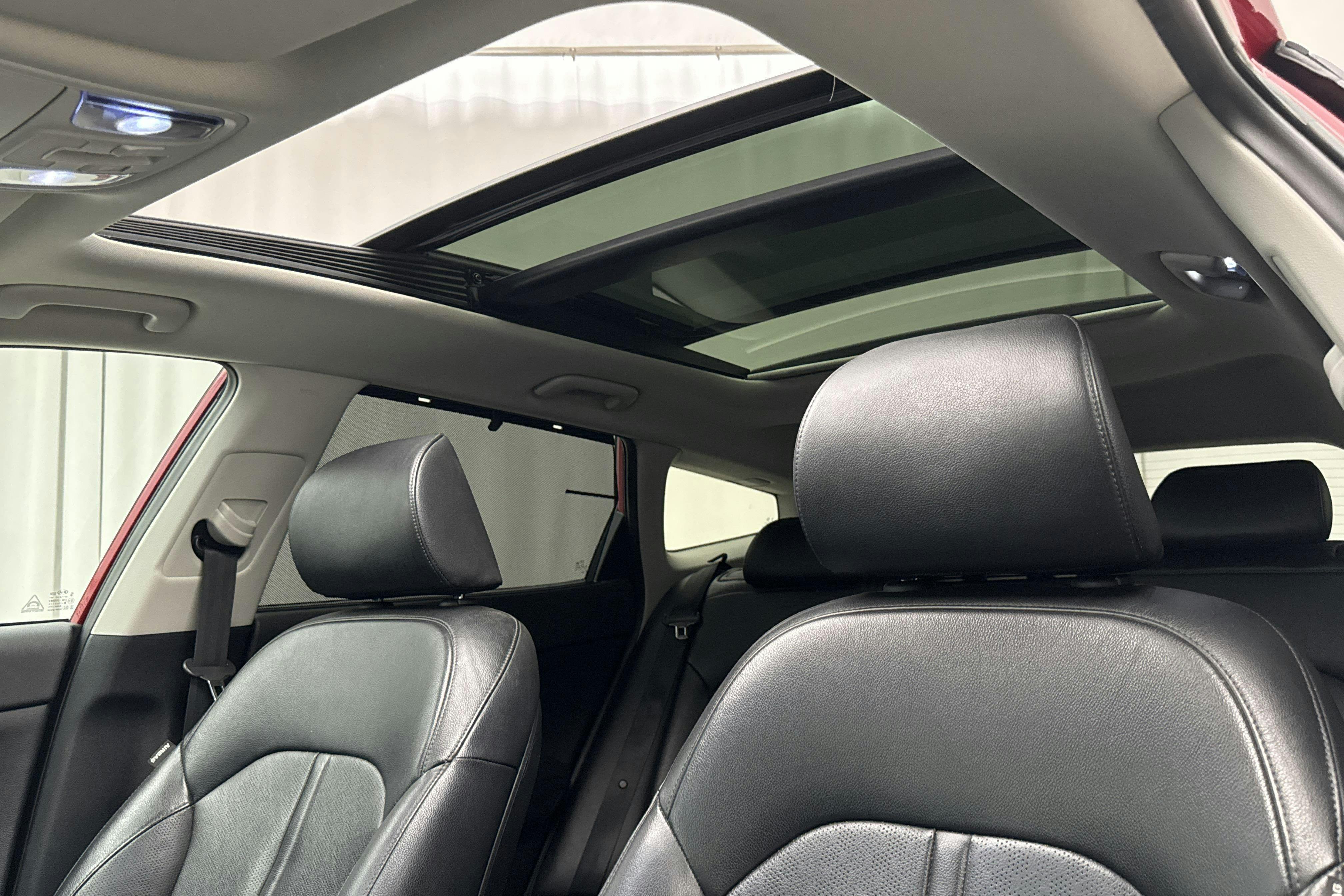 Vehicle Image 15
