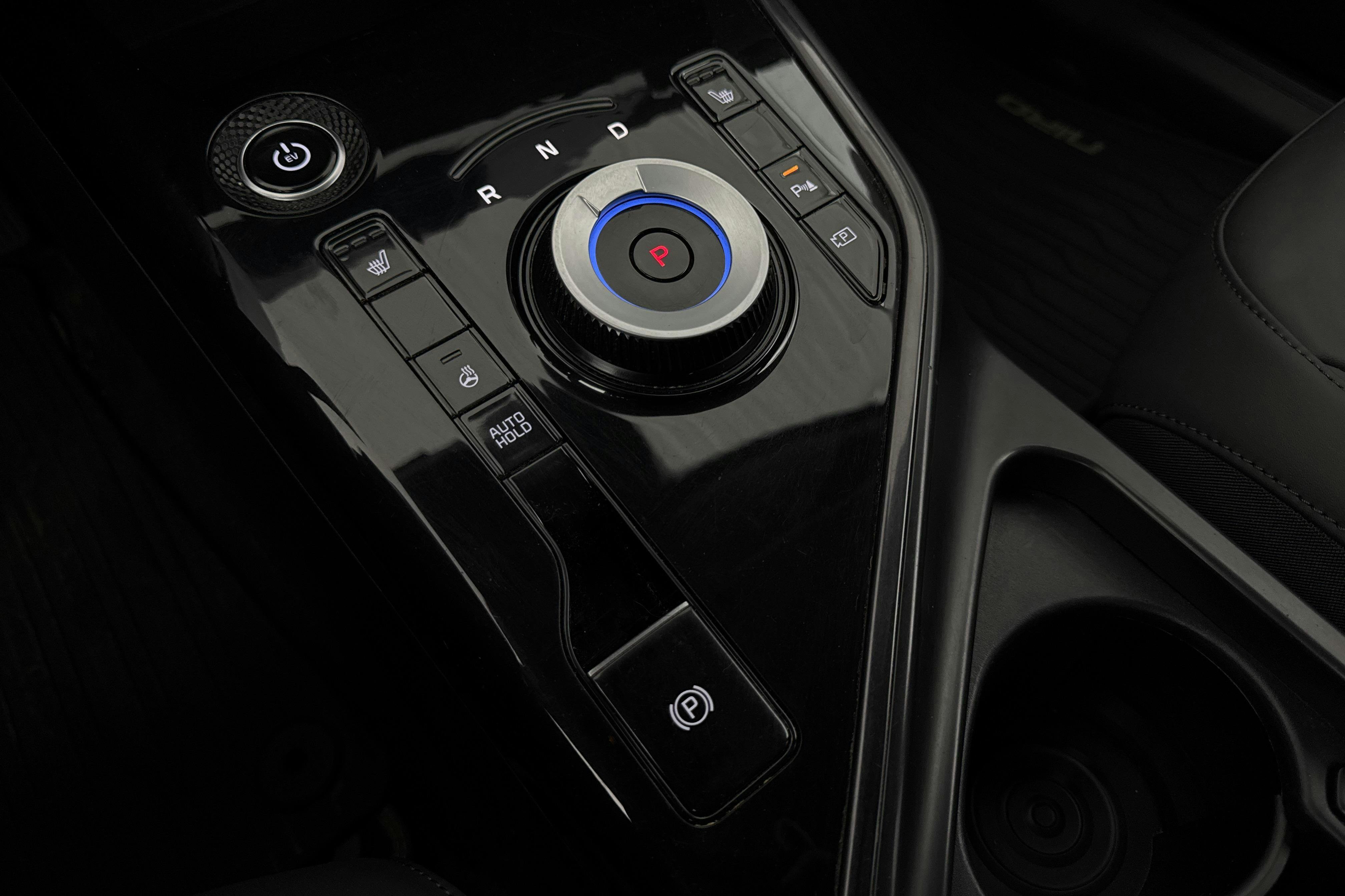 Vehicle Image 16