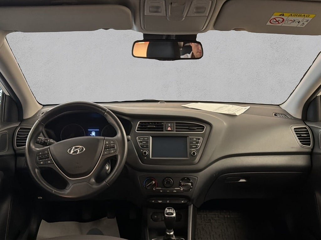 Vehicle Image 14