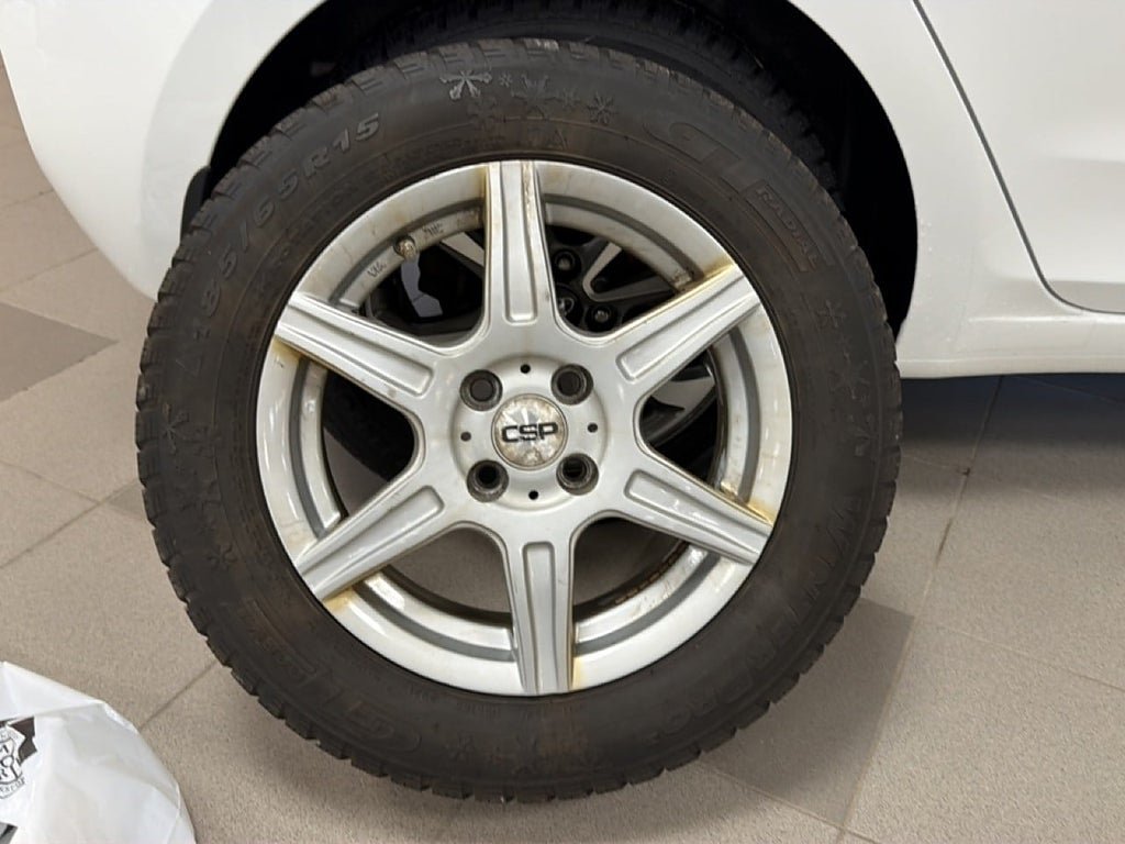 Vehicle Image 21