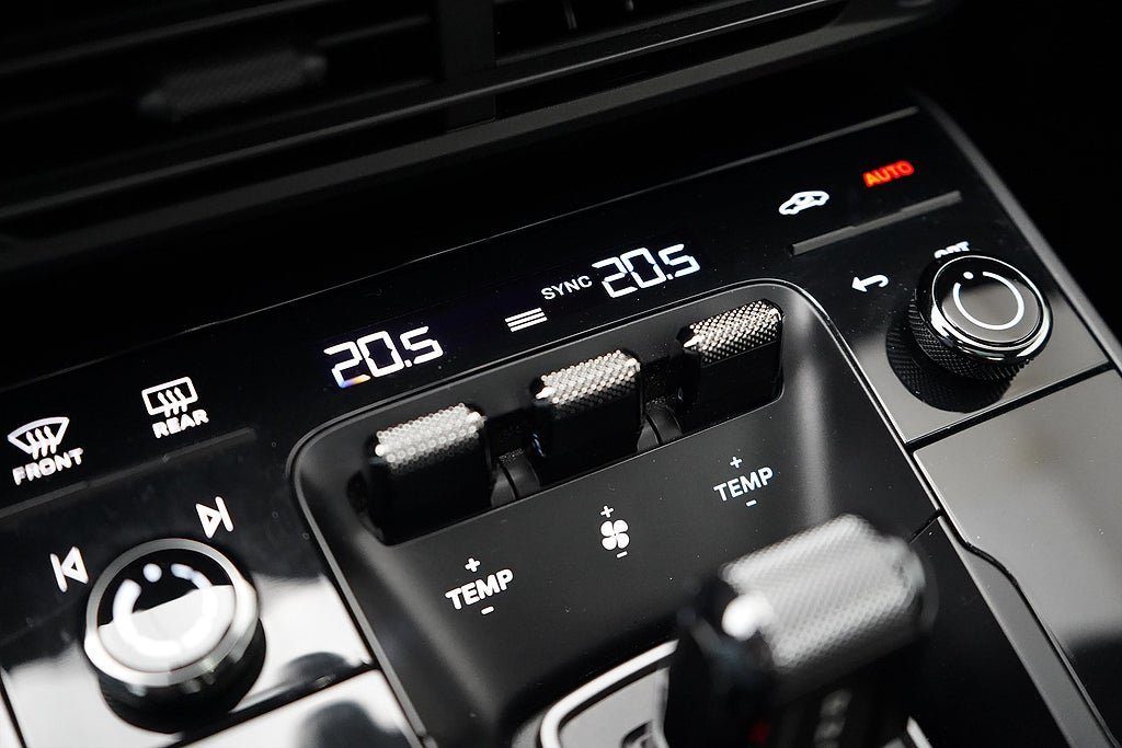 Vehicle Image 17